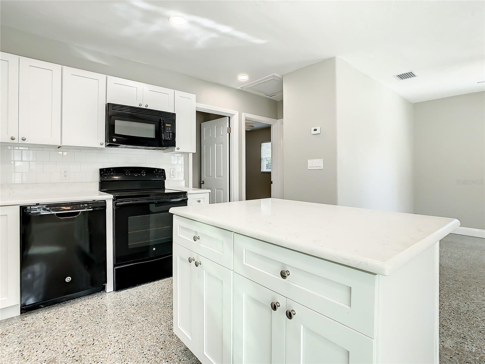 Image 14 of 42 For 8111 30th Avenue N