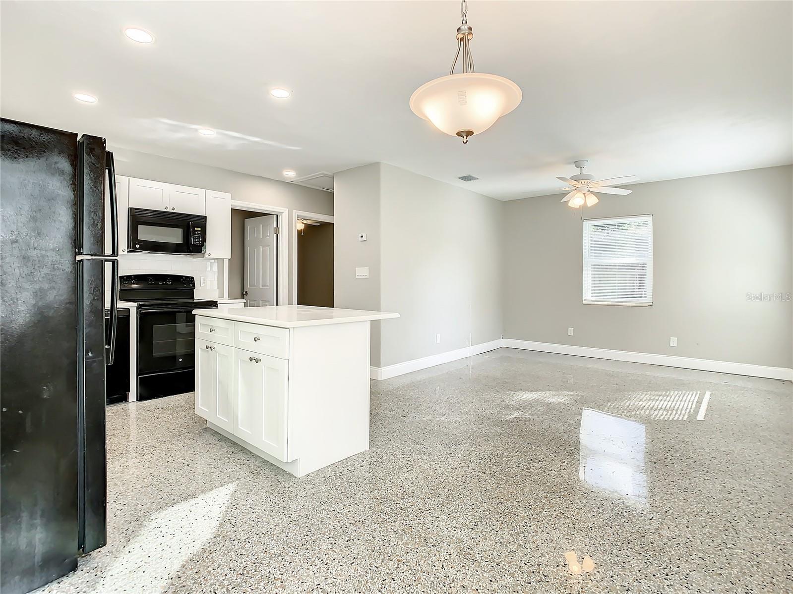 Image 15 of 42 For 8111 30th Avenue N