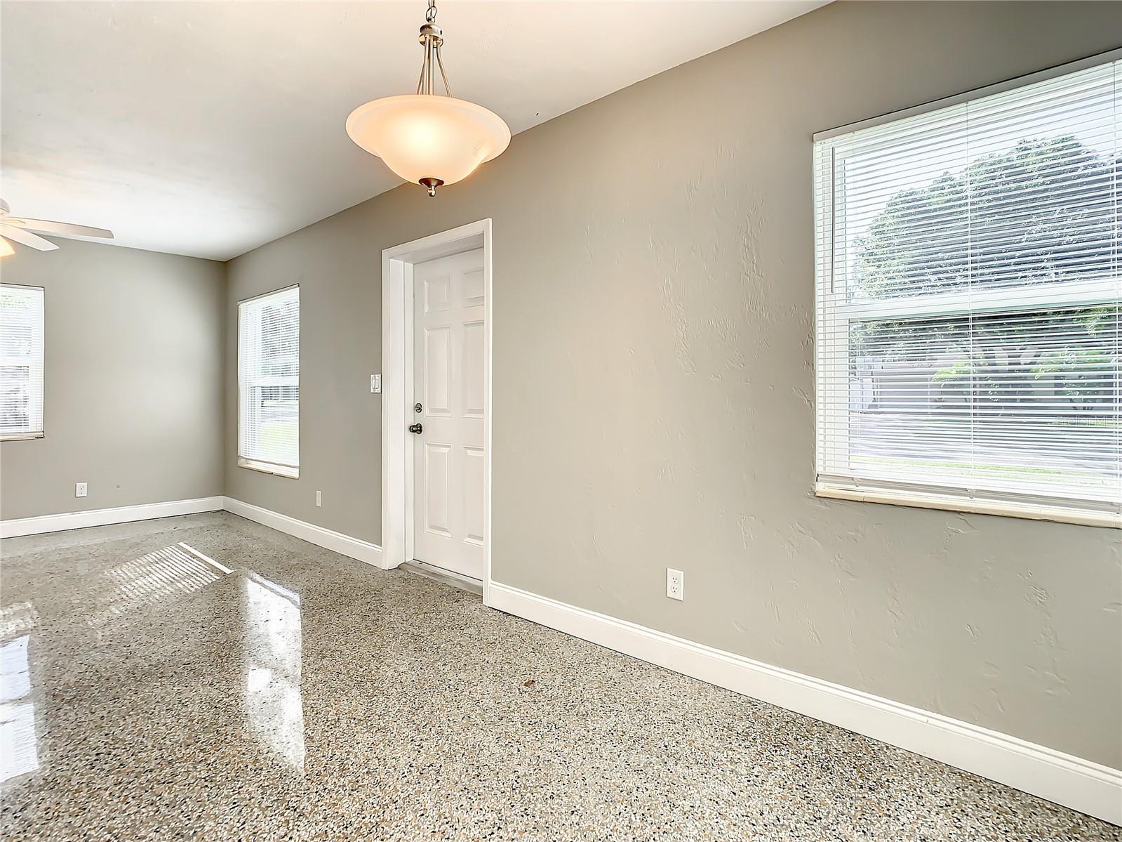 Image 4 of 42 For 8111 30th Avenue N