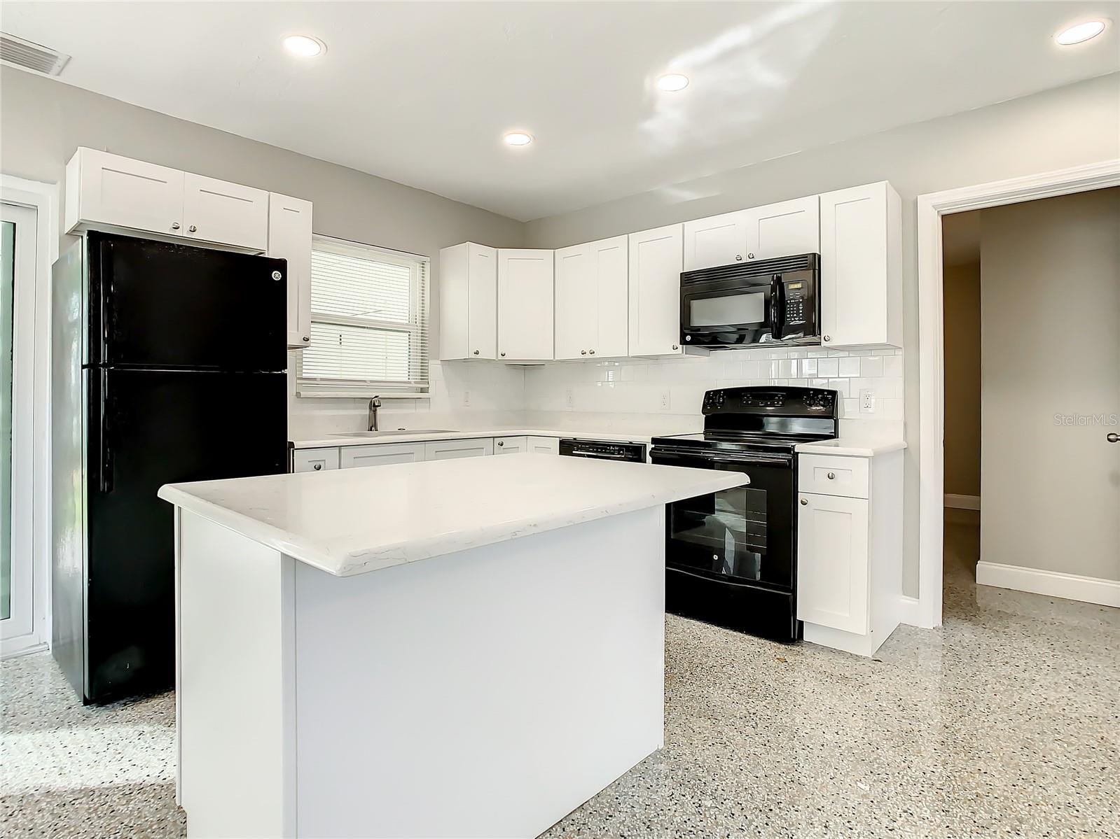 Image 7 of 42 For 8111 30th Avenue N