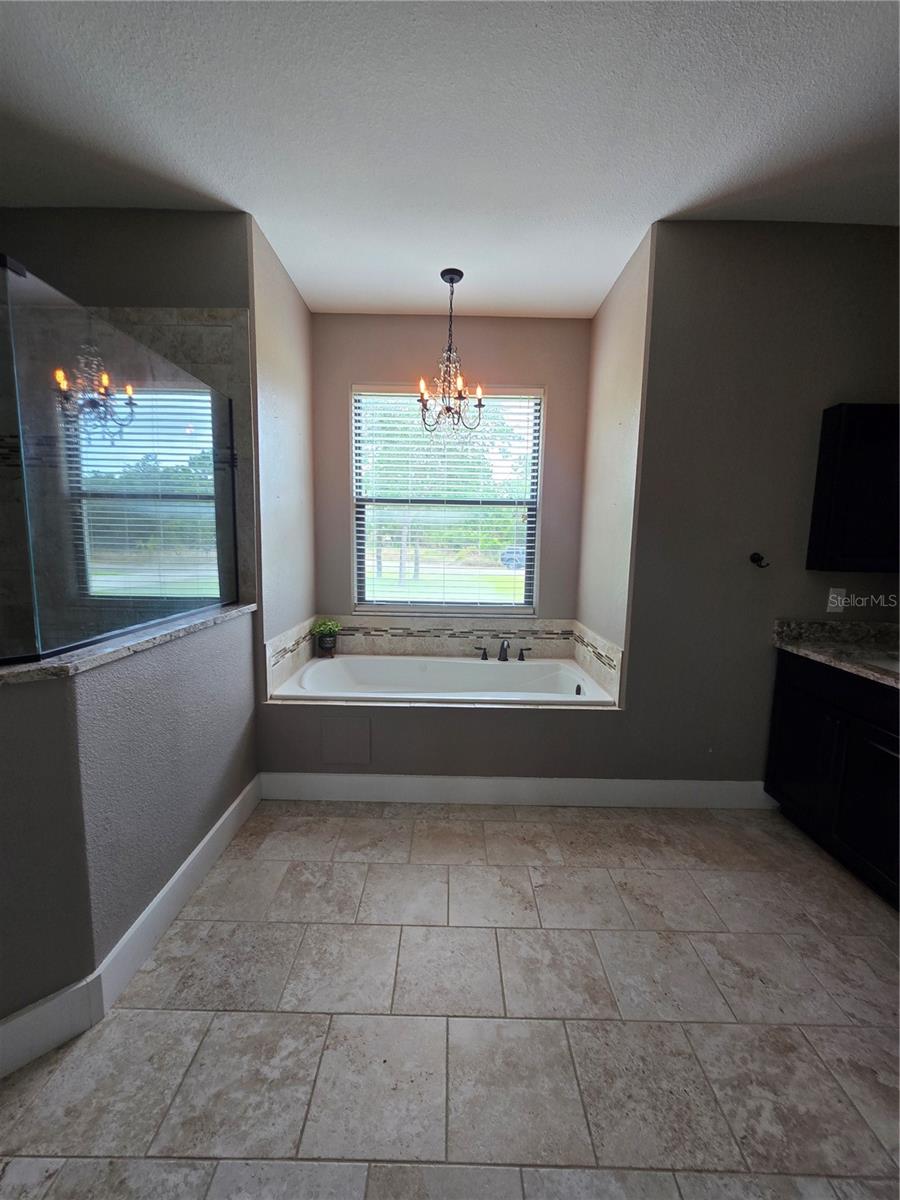 Listing photo id 35 for 4323 Baynes Road