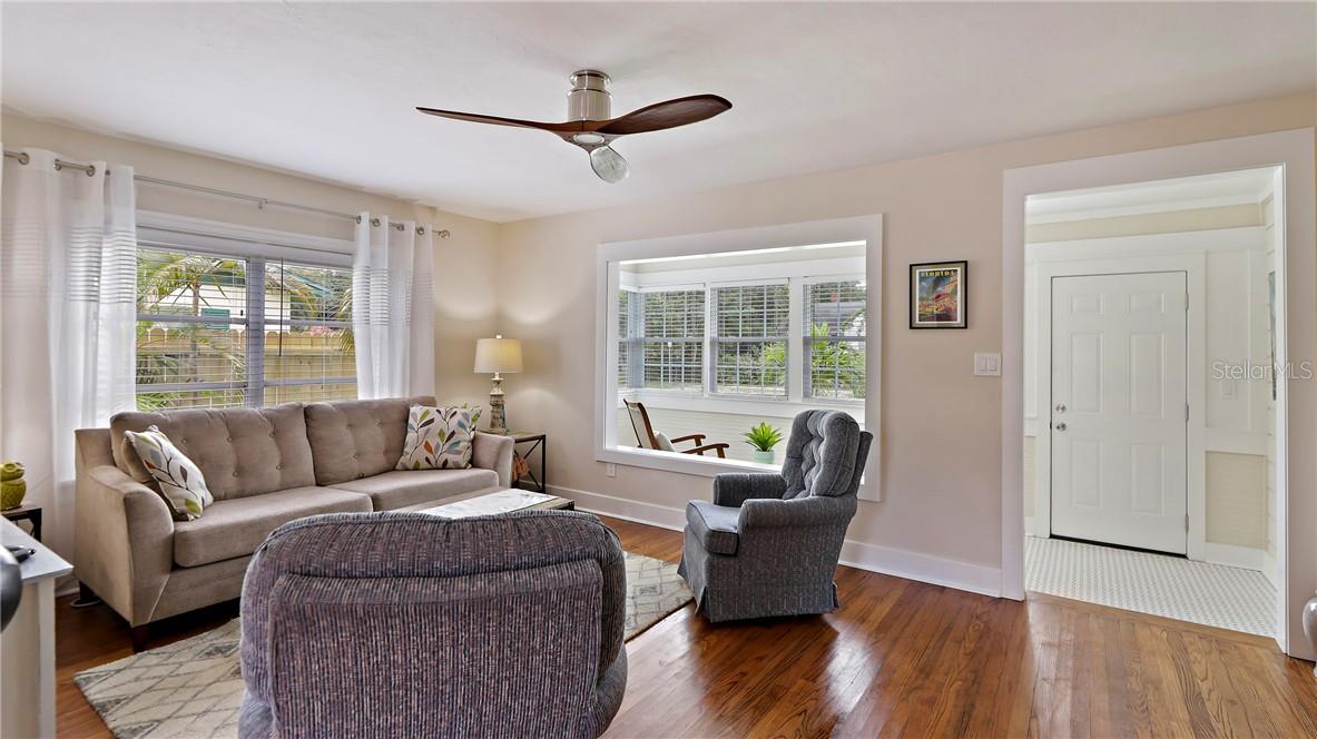Image 3 of 28 For 3466 6th Avenue N