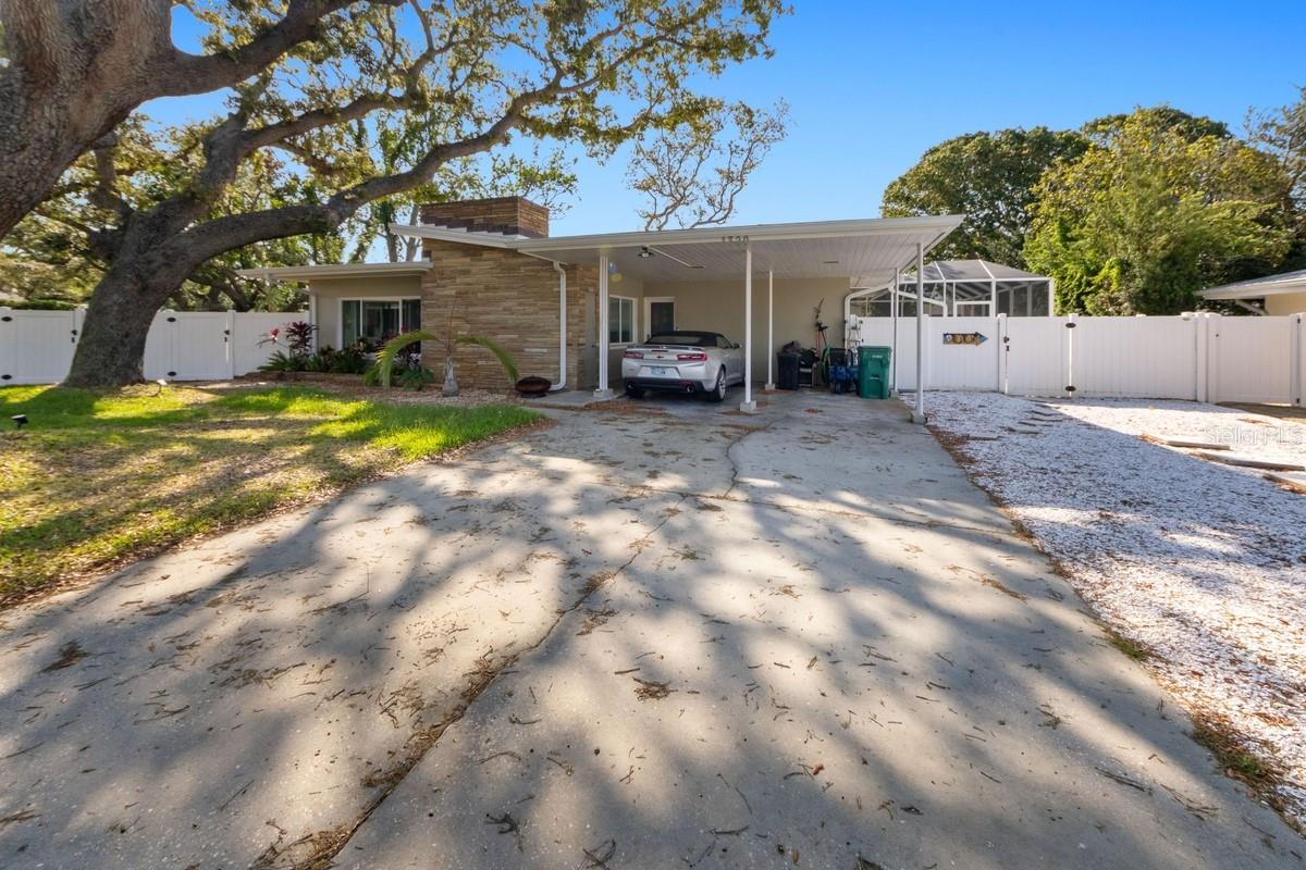 Details for 1320 Augusta Lane S, ST PETERSBURG, FL 33707
