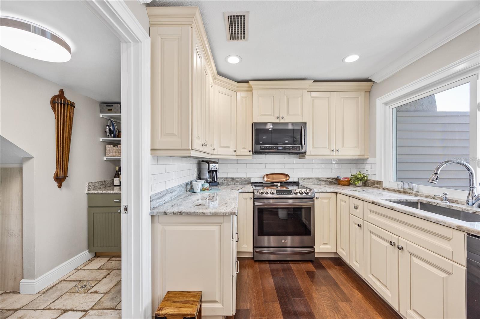 Image 15 of 50 For 10605 Carrollbrook Lane