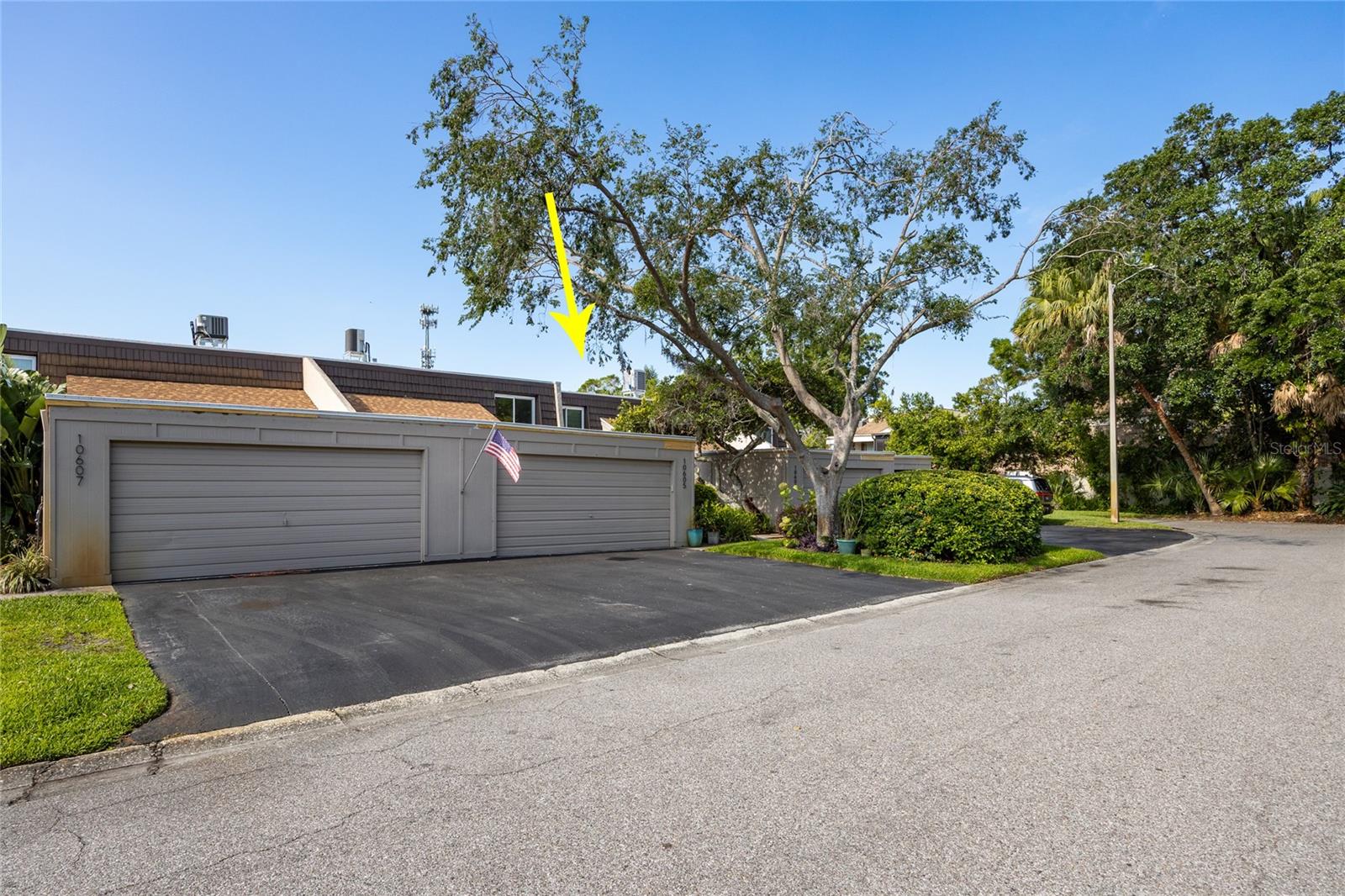 Image 2 of 50 For 10605 Carrollbrook Lane