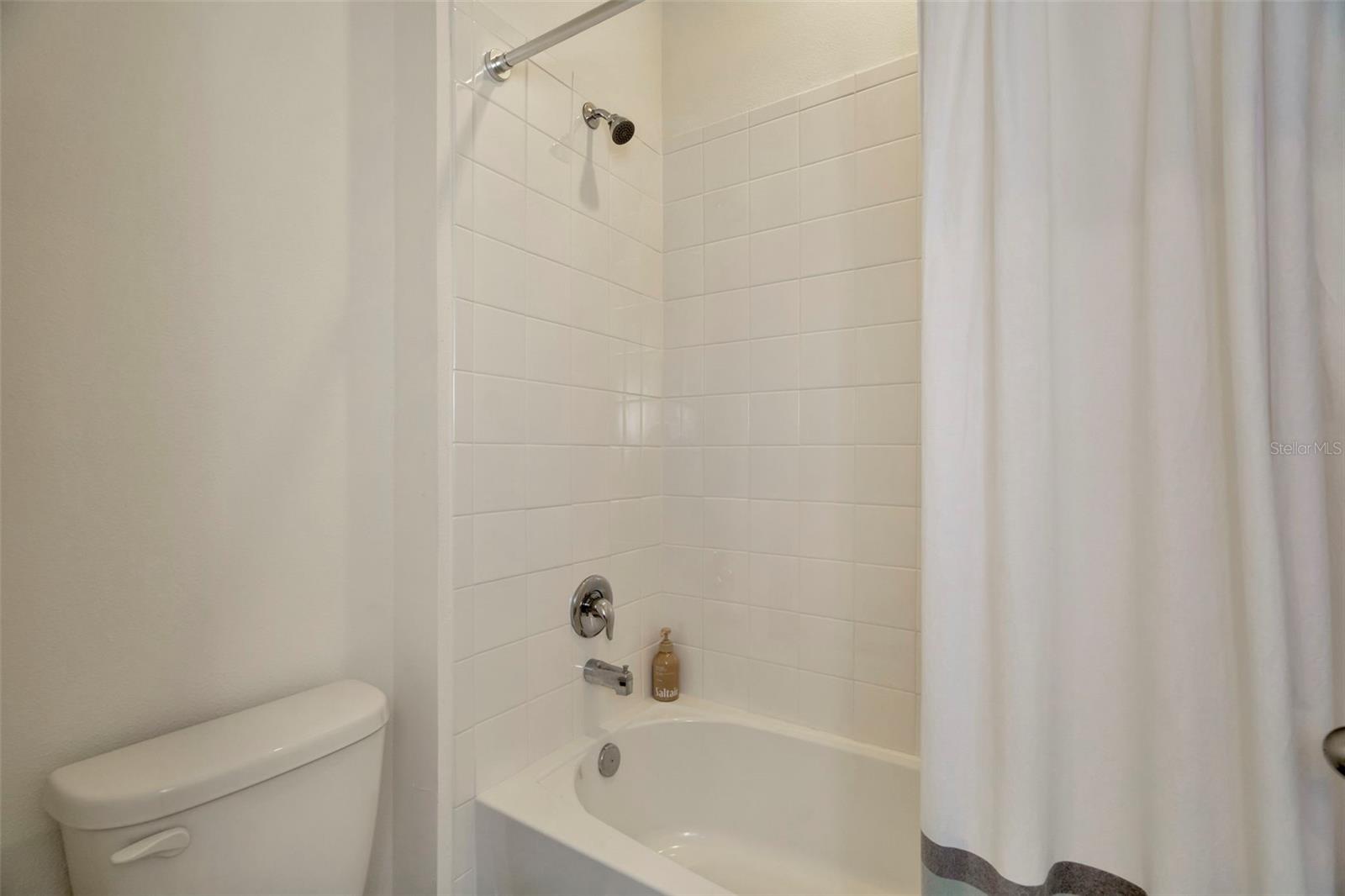 Listing photo id 24 for 3504 Golden Wheat Lane