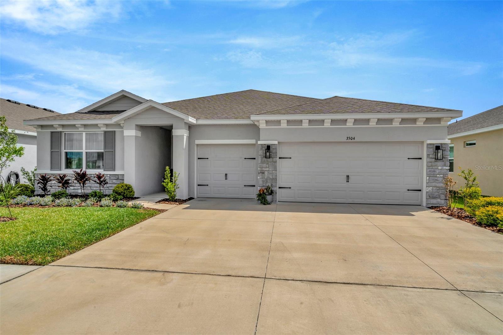 Listing photo id 1 for 3504 Golden Wheat Lane
