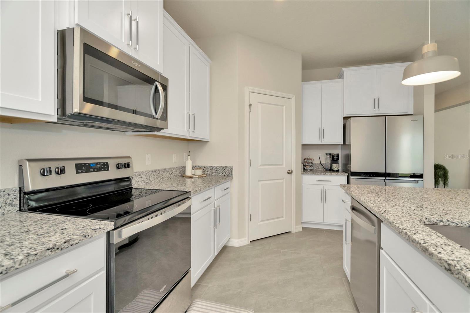 Listing photo id 41 for 3504 Golden Wheat Lane