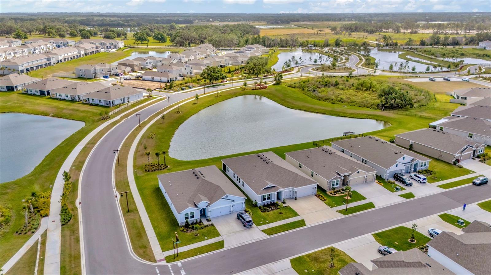 Listing photo id 73 for 3504 Golden Wheat Lane