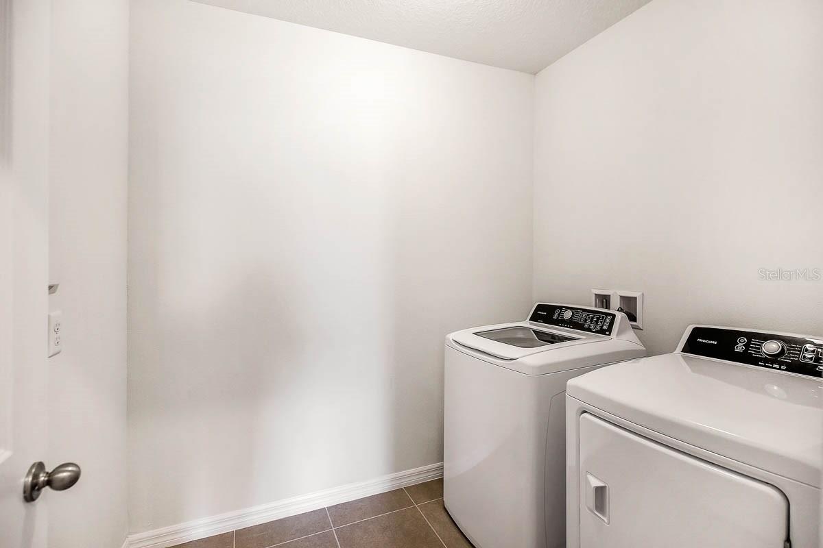 Image 14 of 21 For 16748 Trite Bend Street