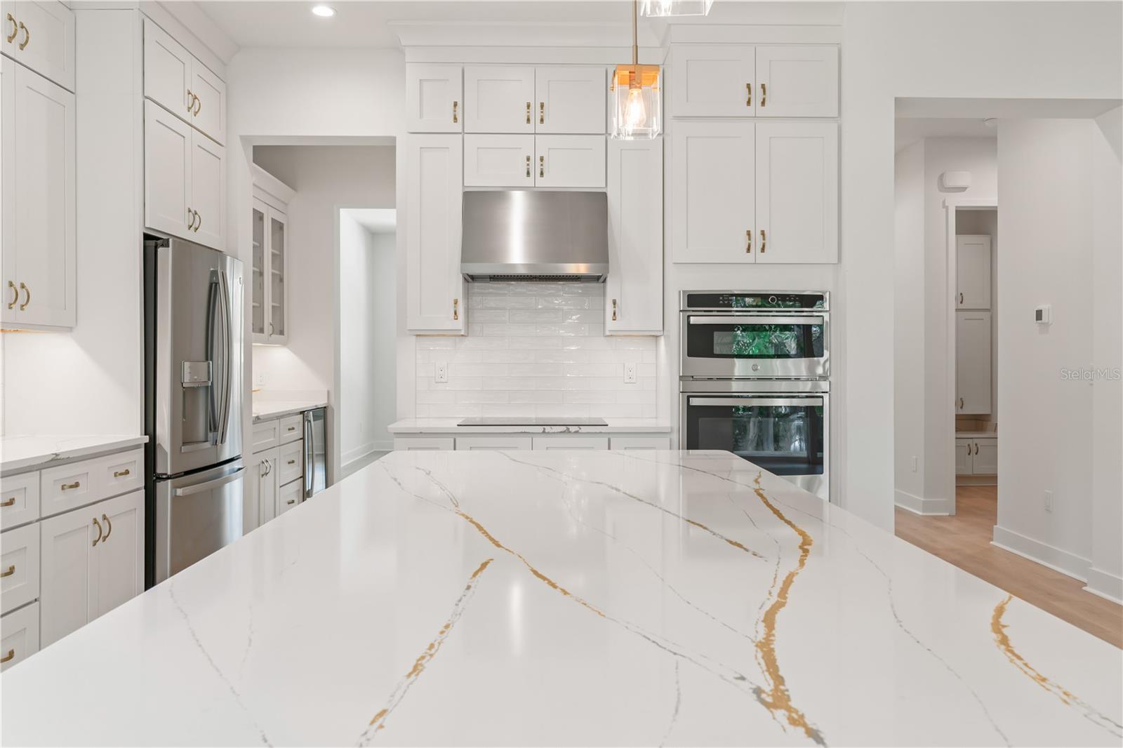 Listing photo id 20 for 4307 Renellie Drive S