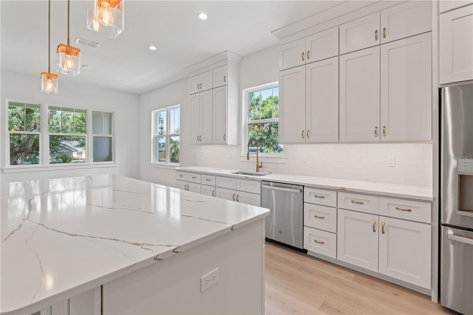Listing photo id 23 for 4307 Renellie Drive S