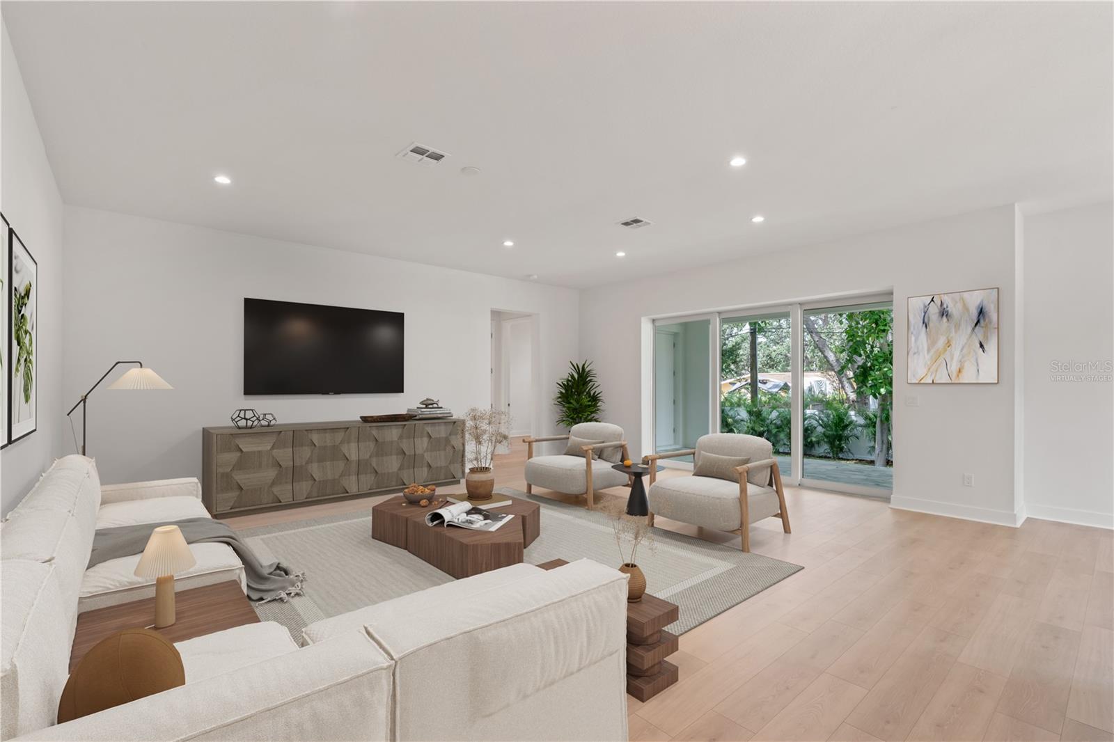 Listing photo id 38 for 4307 Renellie Drive S