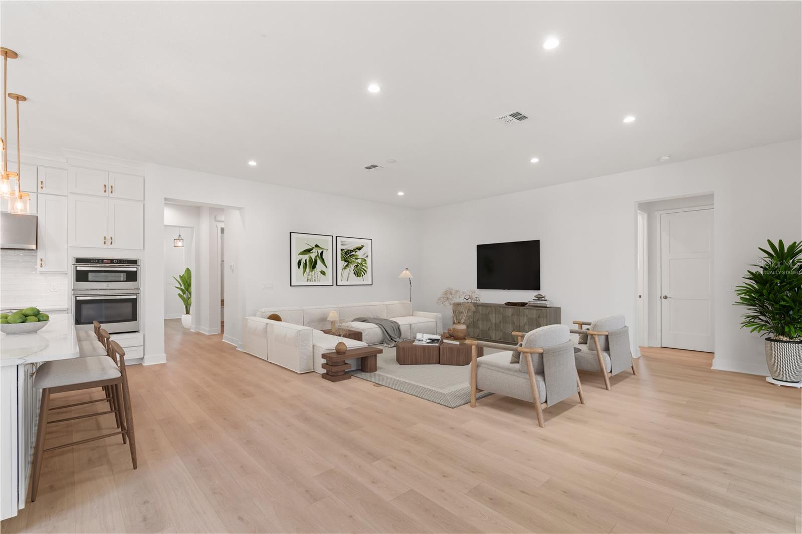 Listing photo id 40 for 4307 Renellie Drive S