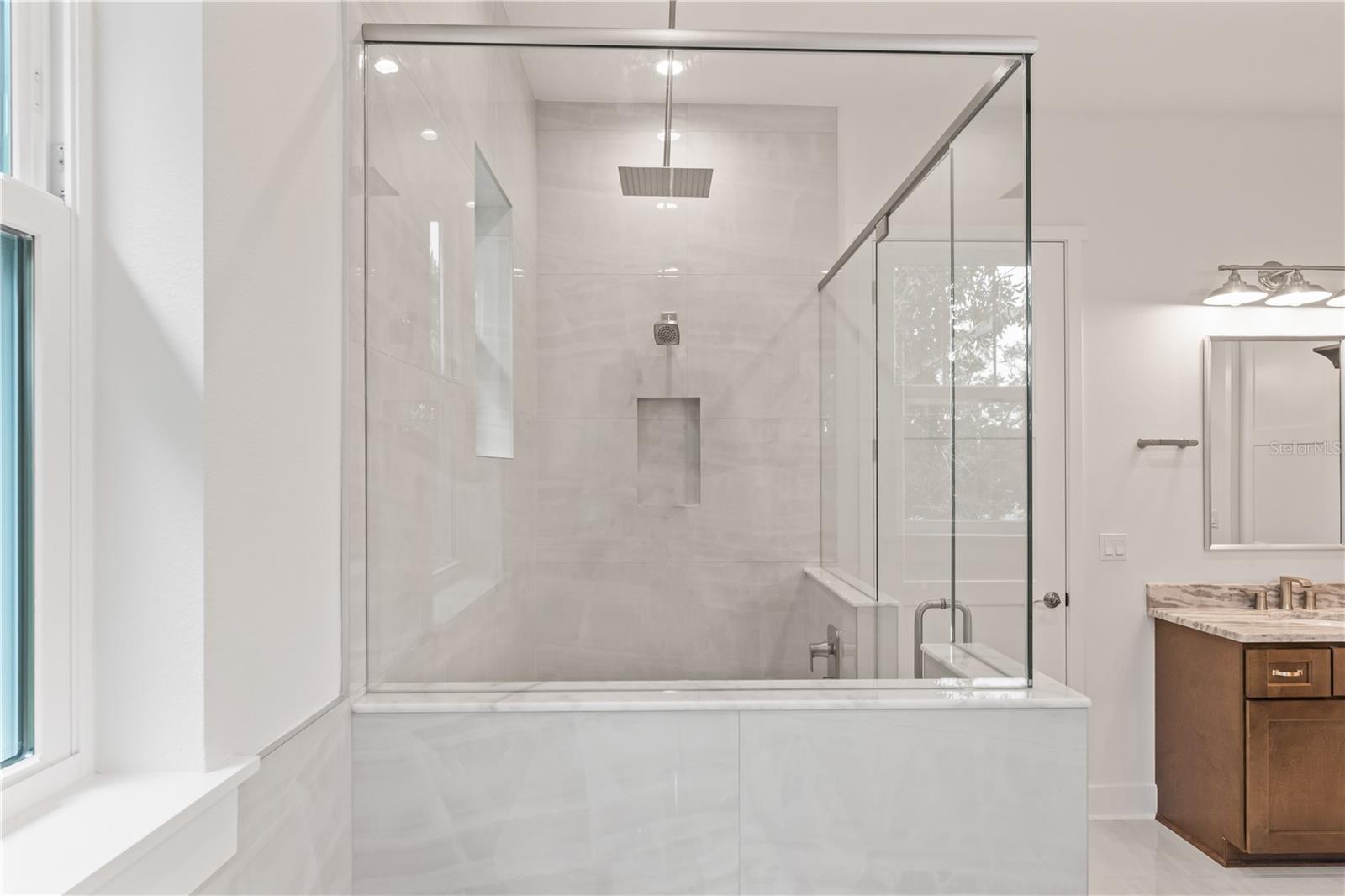 Listing photo id 53 for 4307 Renellie Drive S