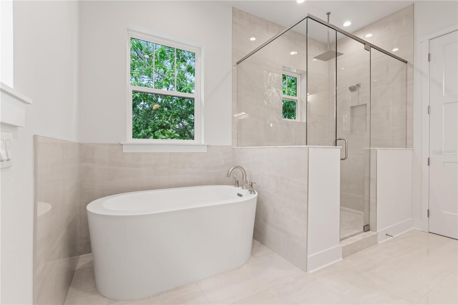 Listing photo id 57 for 4307 Renellie Drive S