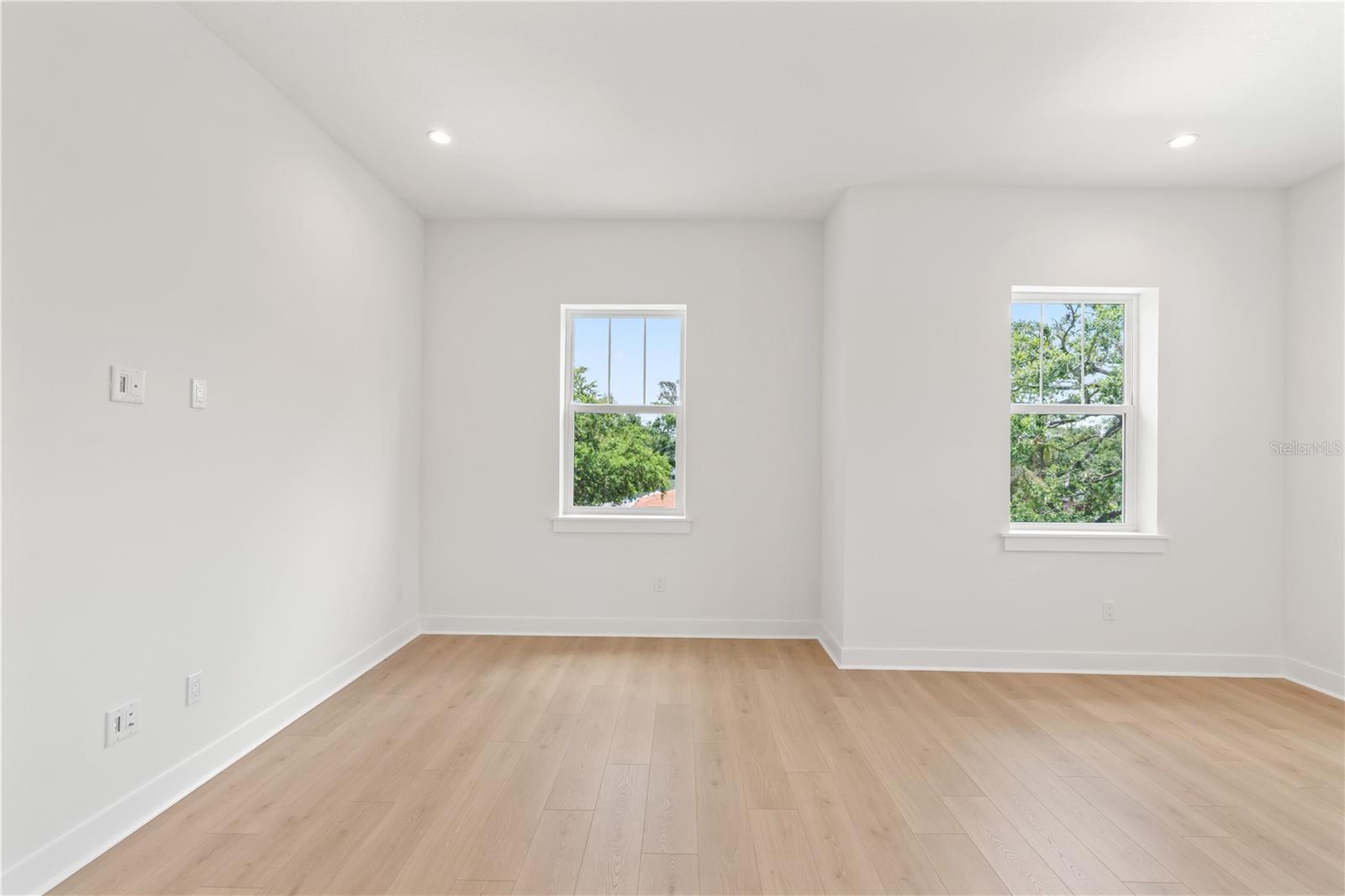 Listing photo id 69 for 4307 Renellie Drive S