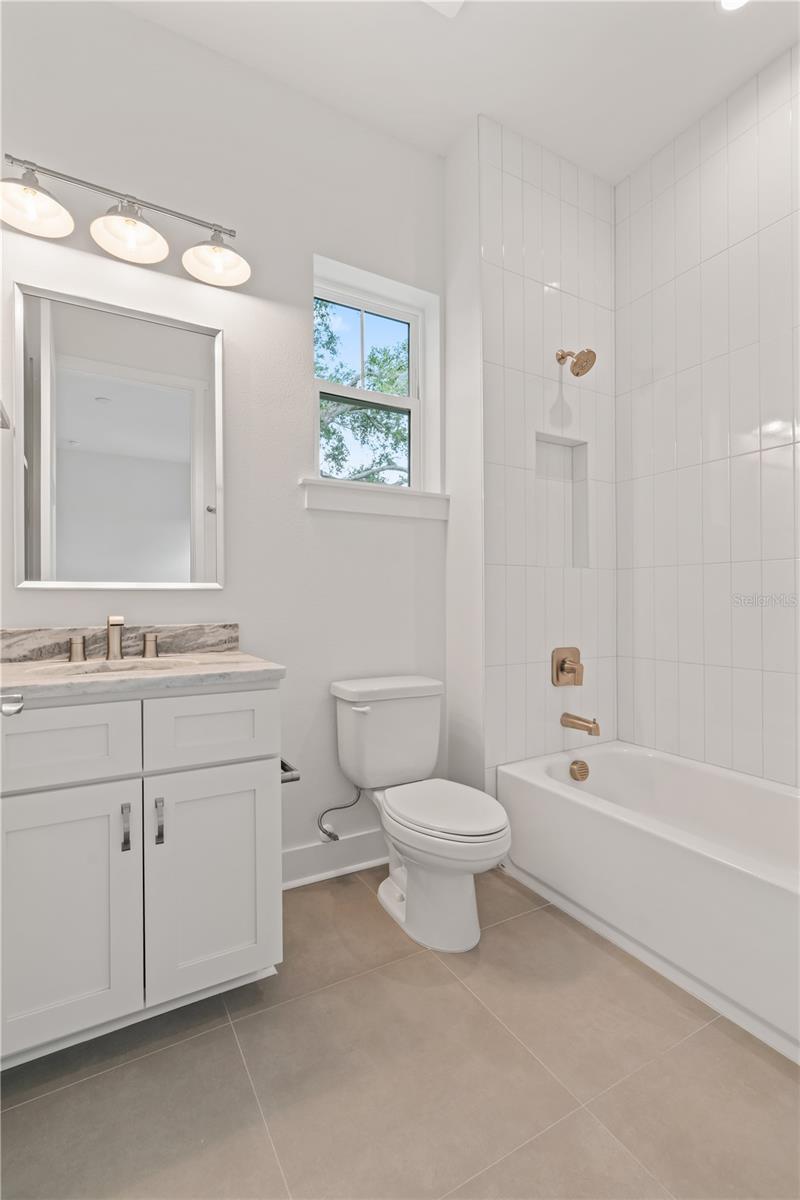 Listing photo id 81 for 4307 Renellie Drive S
