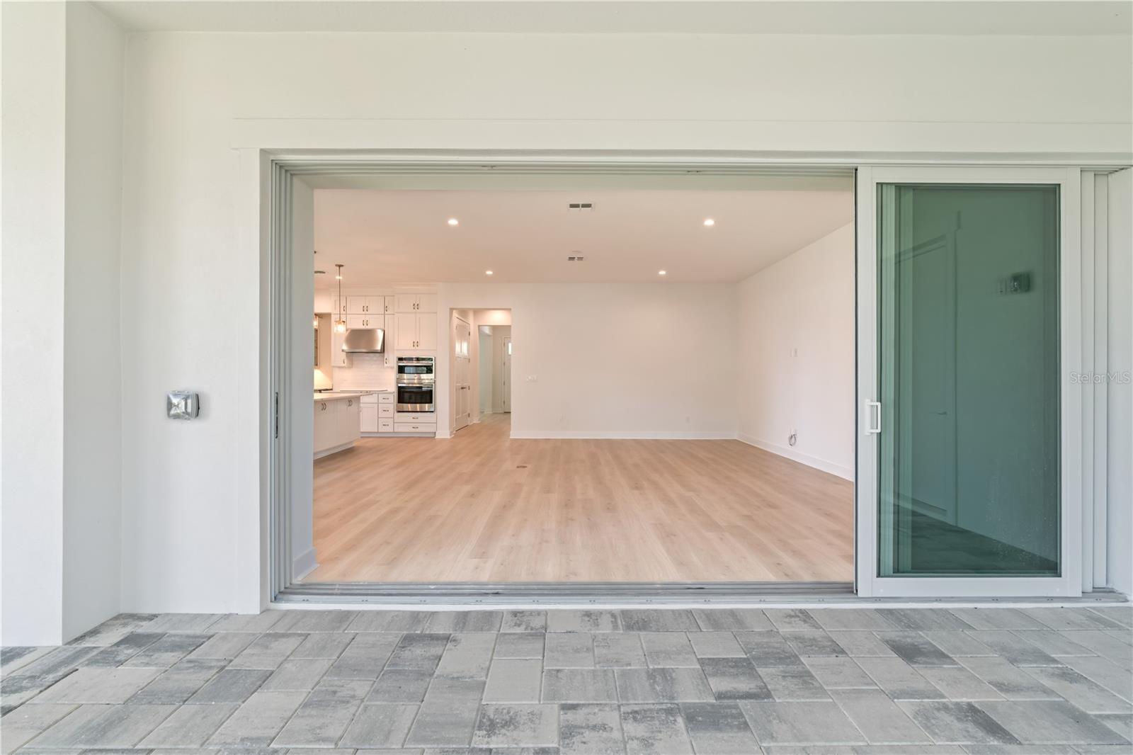 Listing photo id 86 for 4307 Renellie Drive S