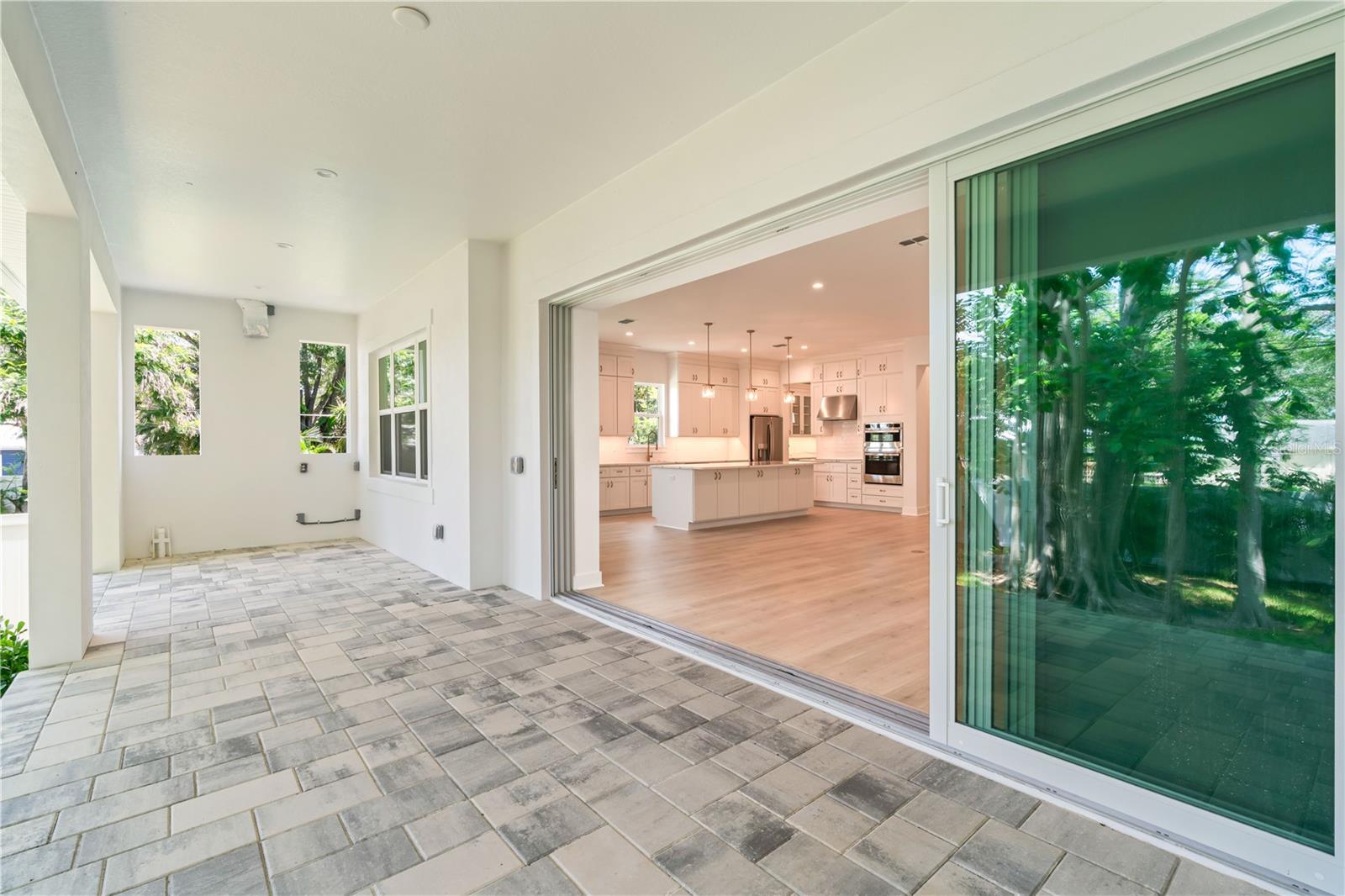 Listing photo id 87 for 4307 Renellie Drive S