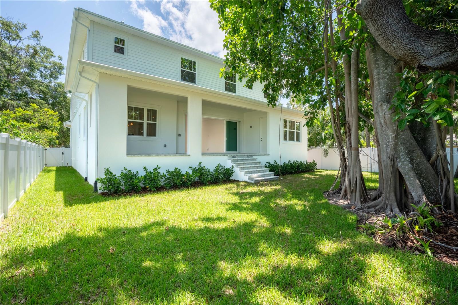 Listing photo id 90 for 4307 Renellie Drive S