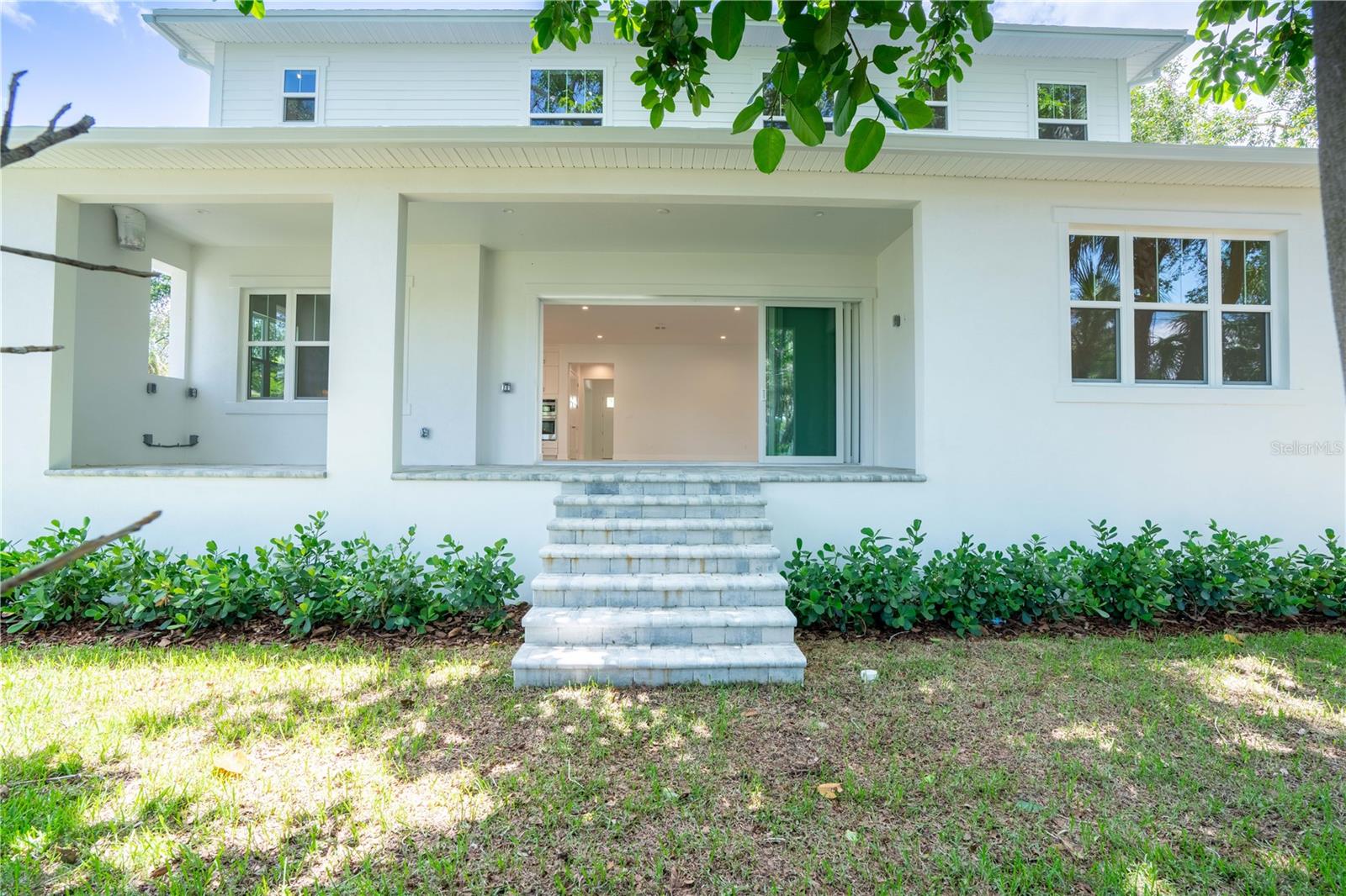 Listing photo id 91 for 4307 Renellie Drive S