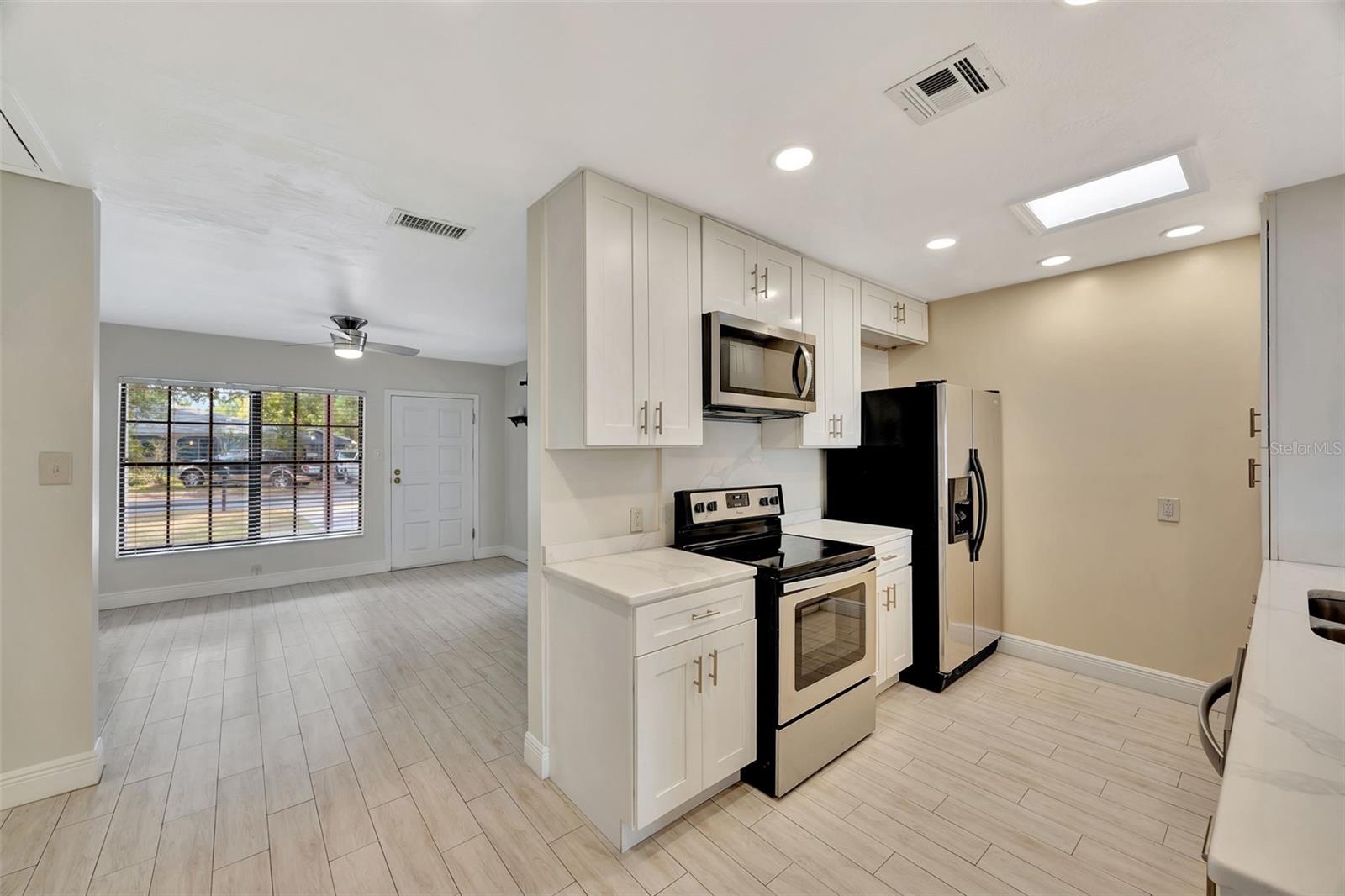 Image 13 of 39 For 2106 Saint Isabel Street