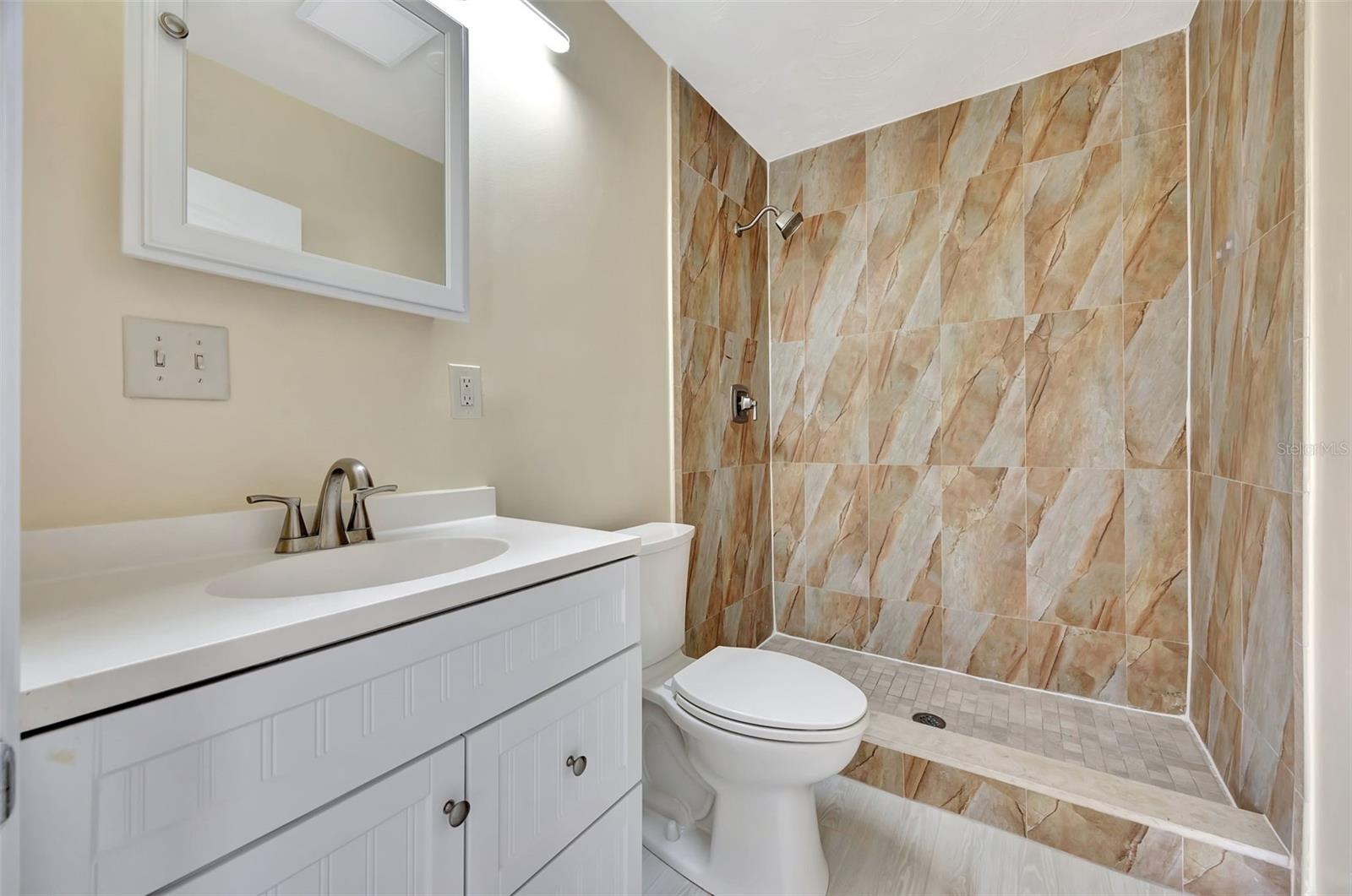 Image 16 of 39 For 2106 Saint Isabel Street