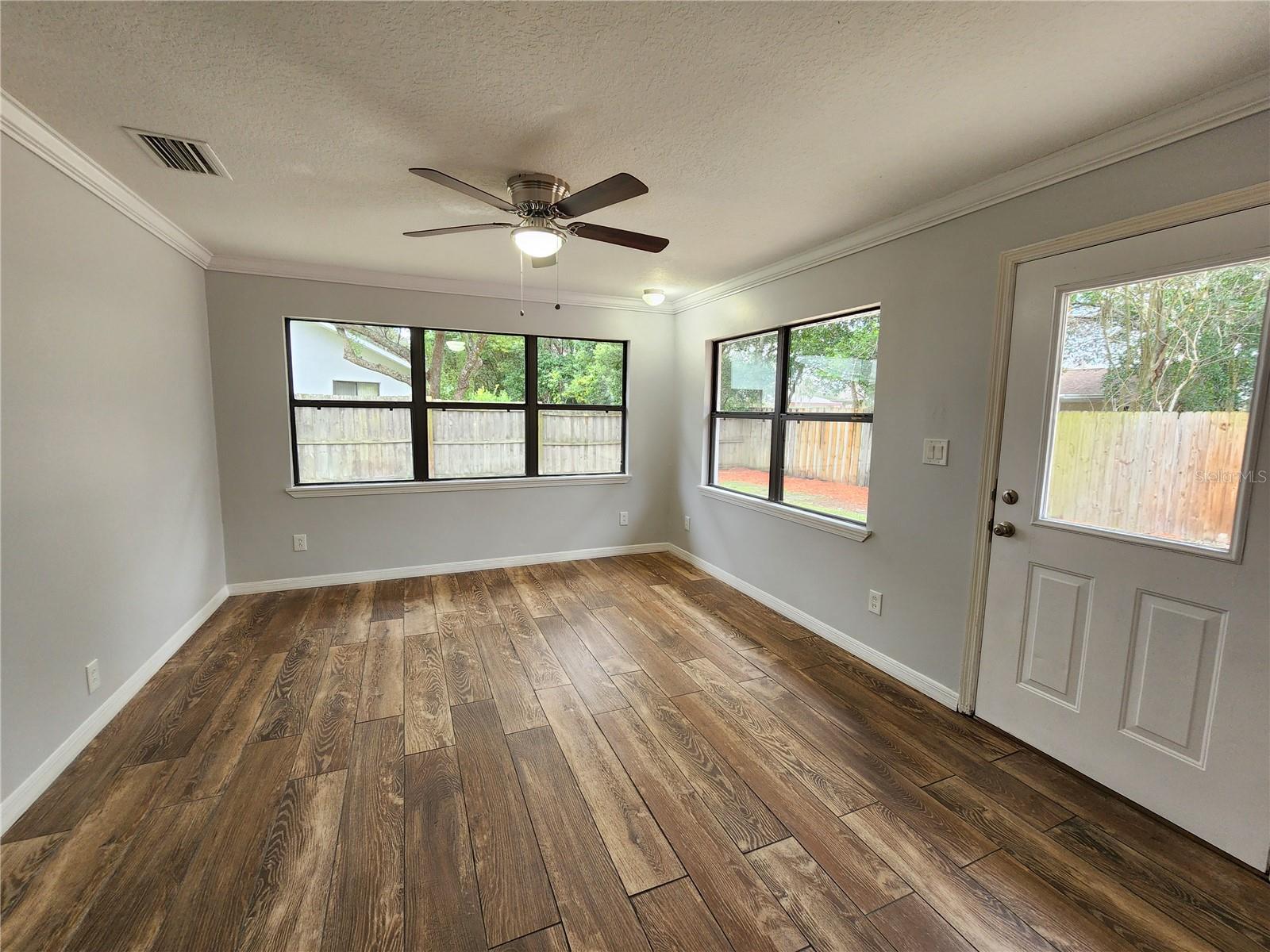 Listing photo id 17 for 12312 Golden Oak Circle