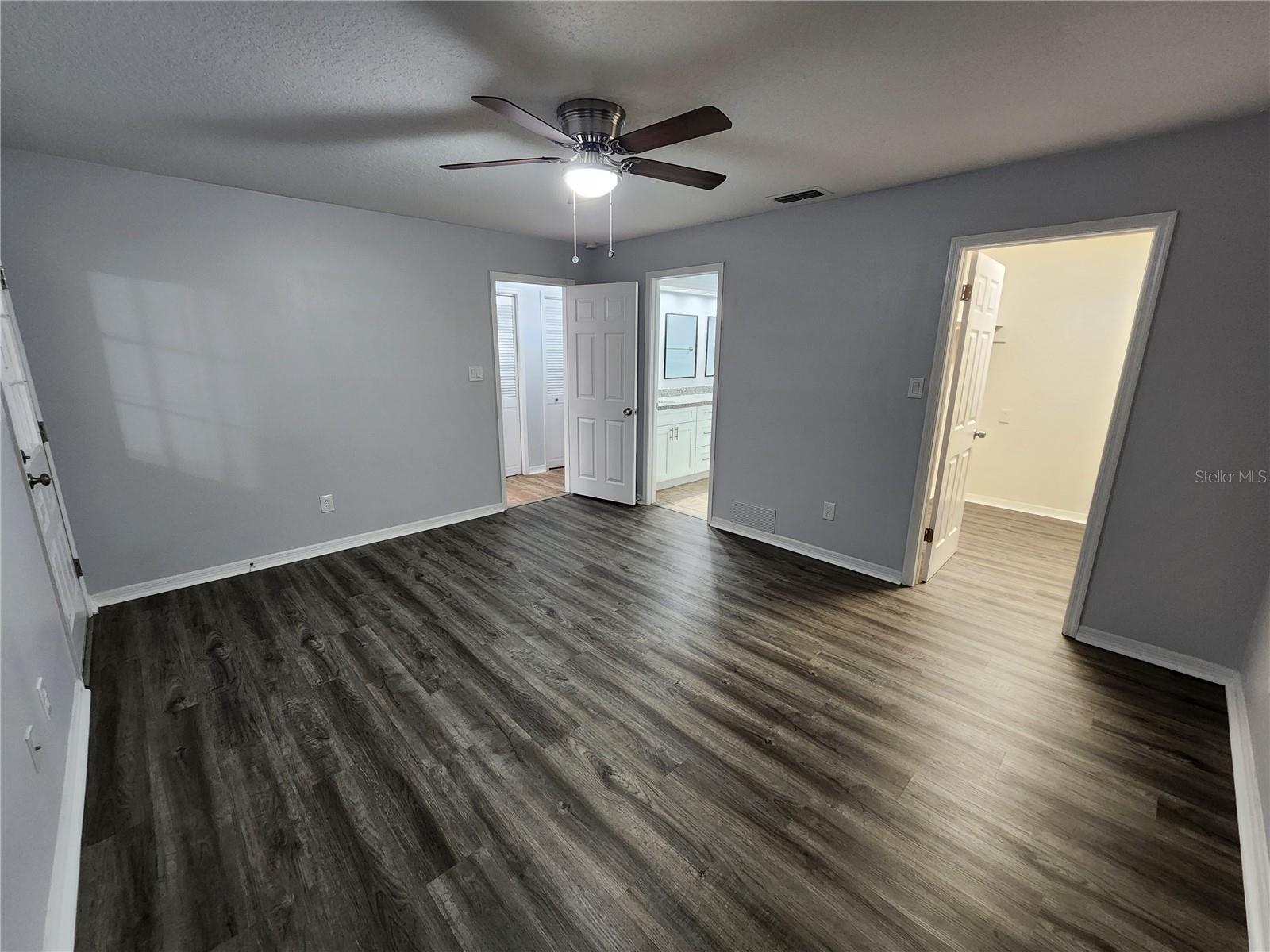 Listing photo id 20 for 12312 Golden Oak Circle
