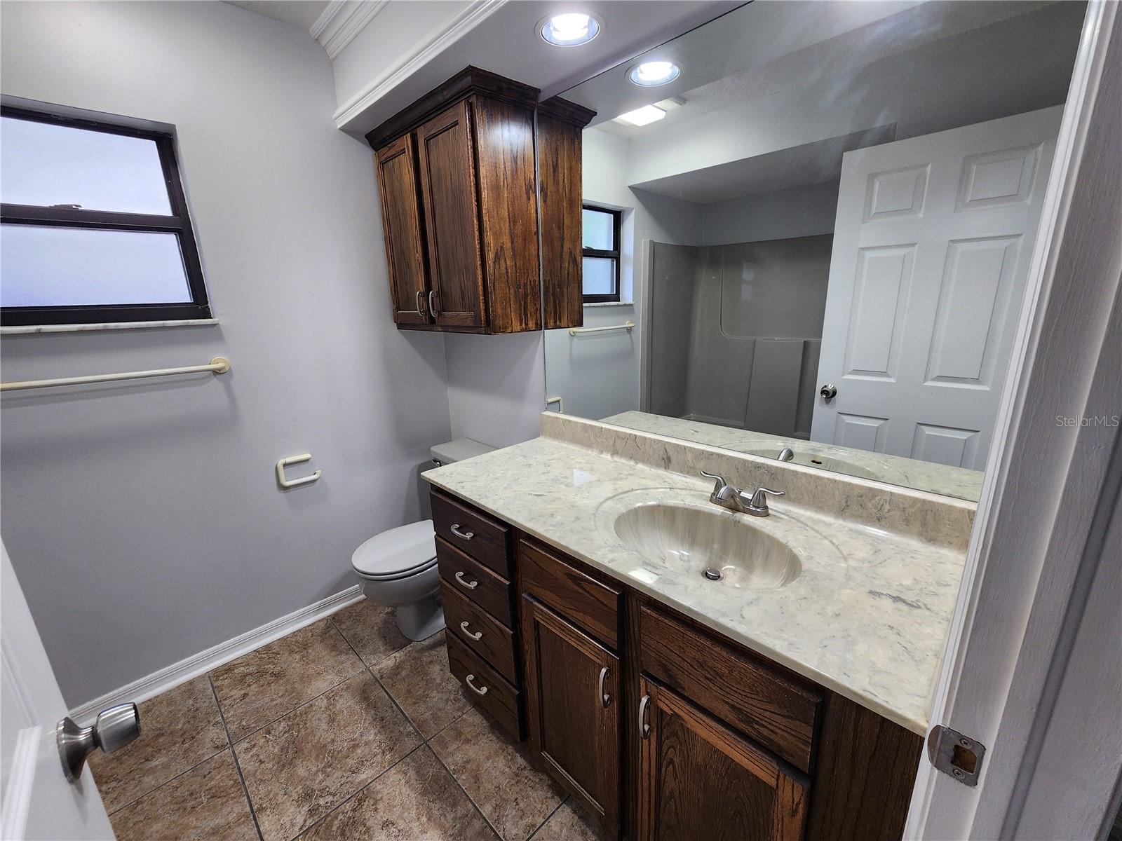 Listing photo id 28 for 12312 Golden Oak Circle