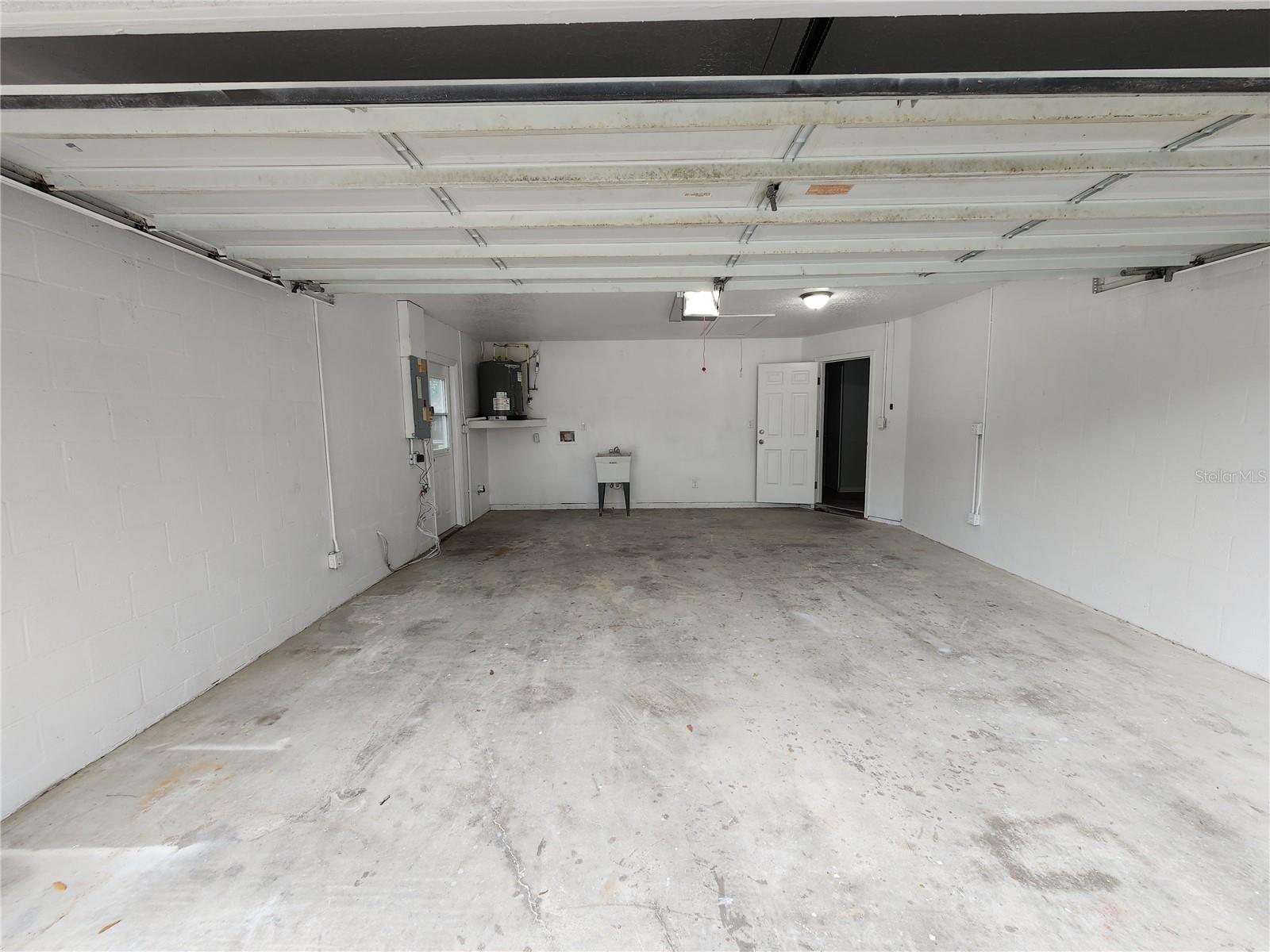 Listing photo id 29 for 12312 Golden Oak Circle