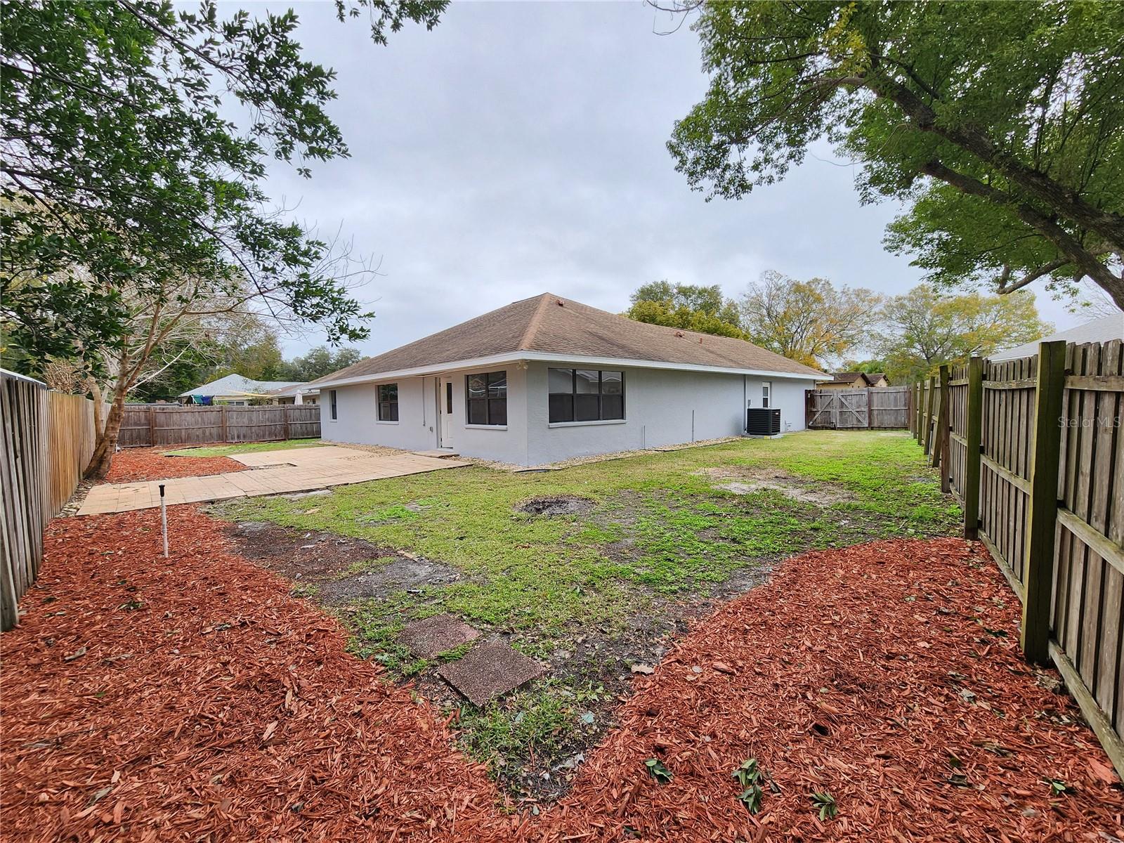 Listing photo id 30 for 12312 Golden Oak Circle