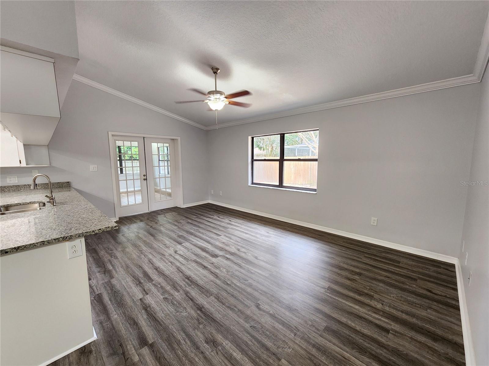 Listing photo id 6 for 12312 Golden Oak Circle