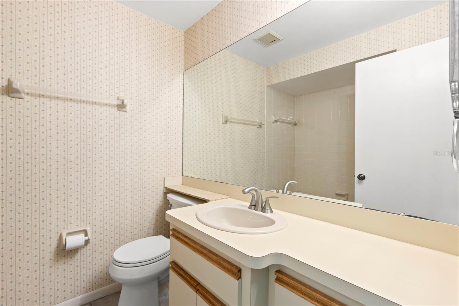 Image 25 of 47 For 9901 1st Street E D