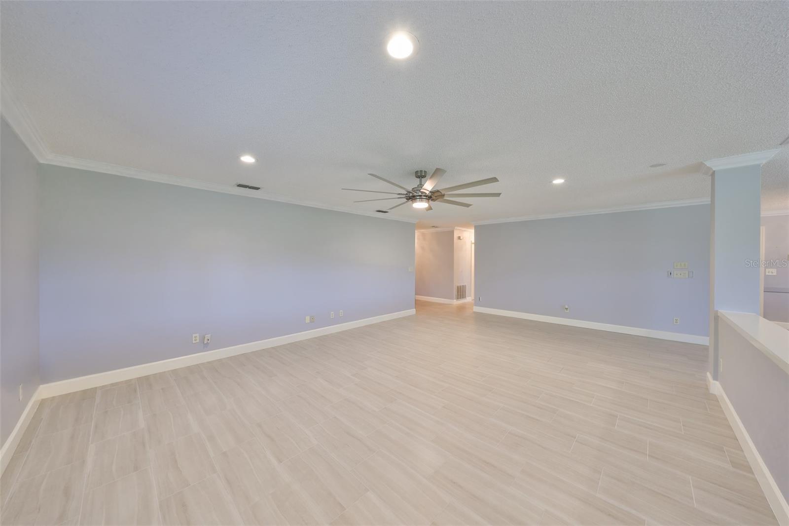 Image 11 of 53 For 2509 Locksley Street 237