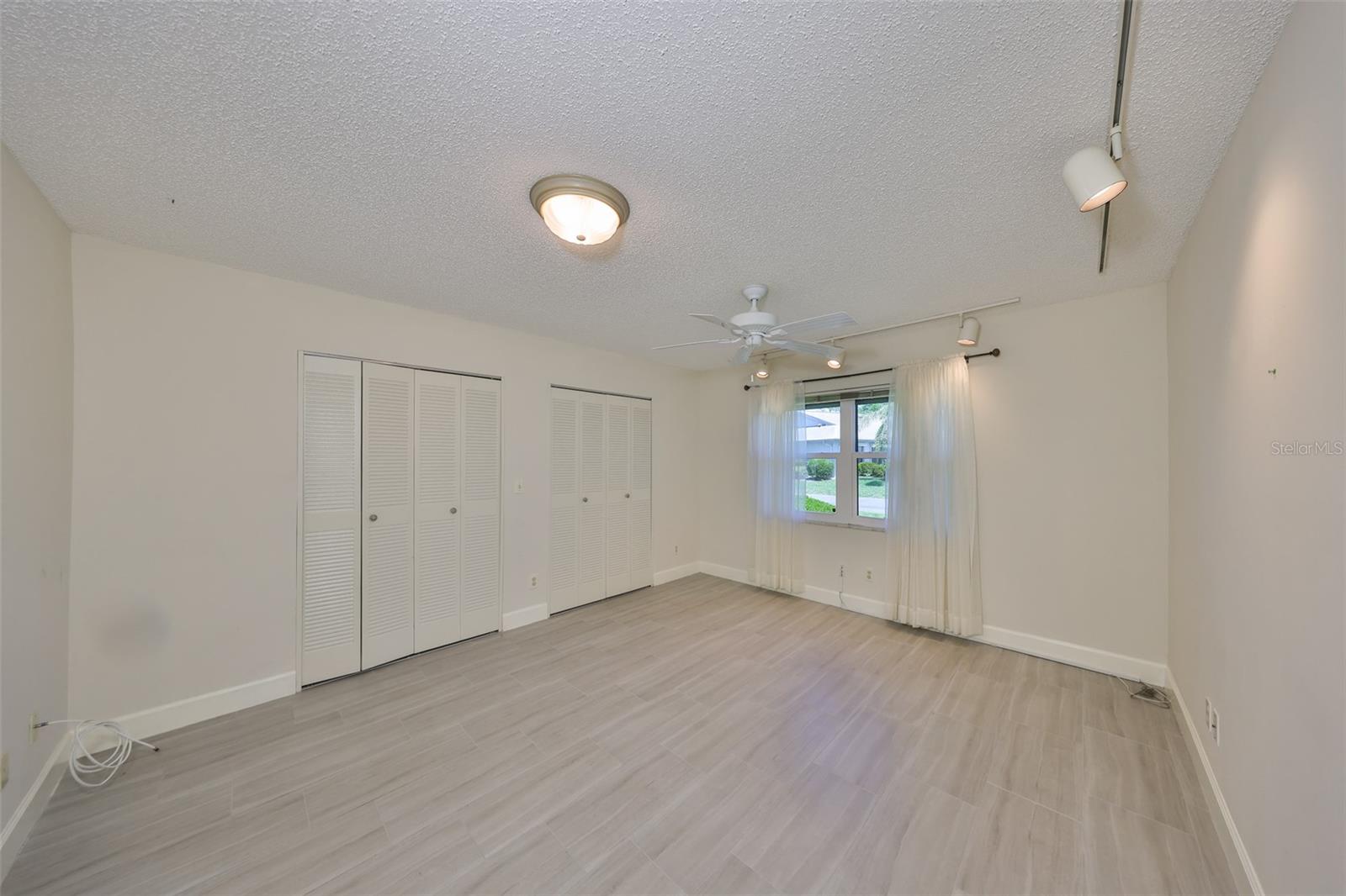 Image 18 of 53 For 2509 Locksley Street 237