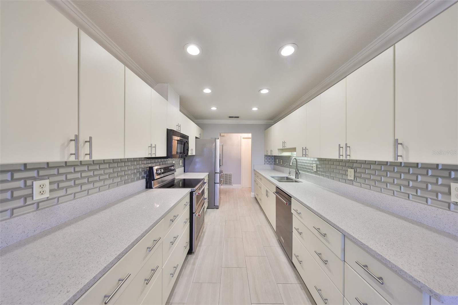 Image 21 of 53 For 2509 Locksley Street 237