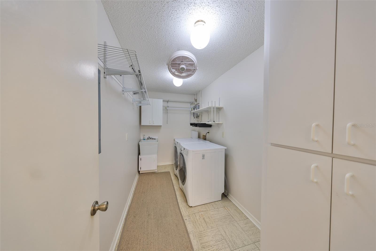 Image 24 of 53 For 2509 Locksley Street 237