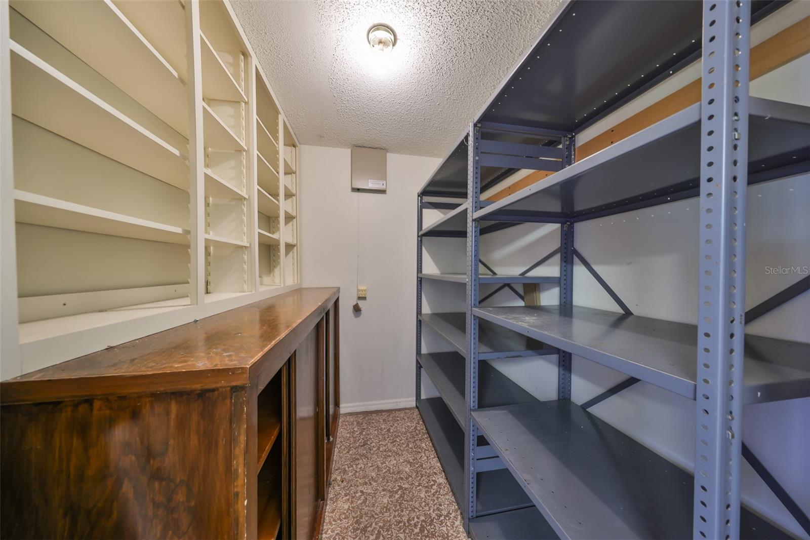 Image 25 of 53 For 2509 Locksley Street 237