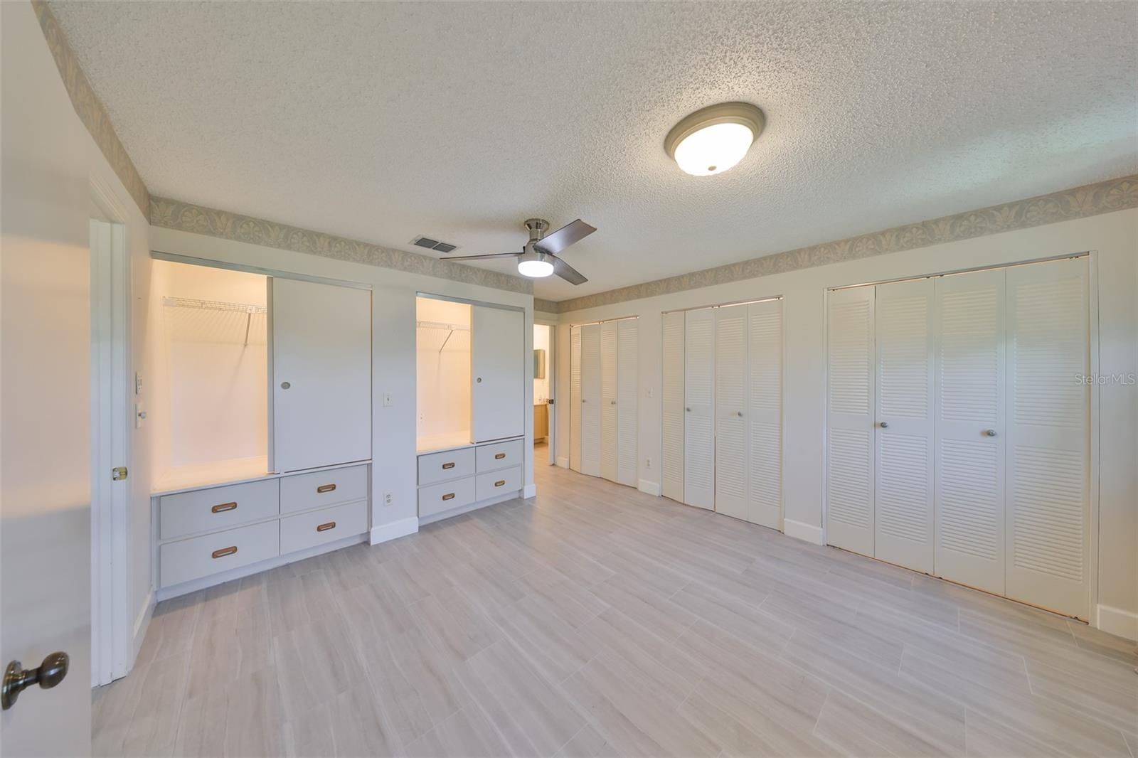 Image 29 of 53 For 2509 Locksley Street 237
