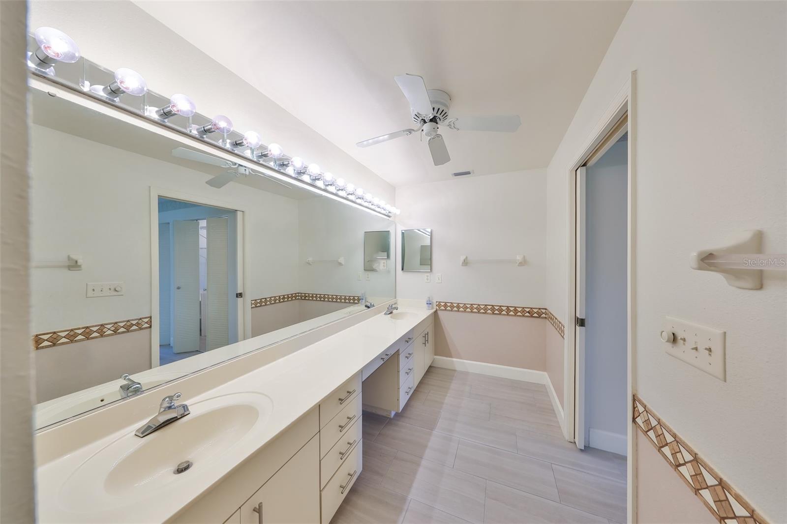 Image 31 of 53 For 2509 Locksley Street 237