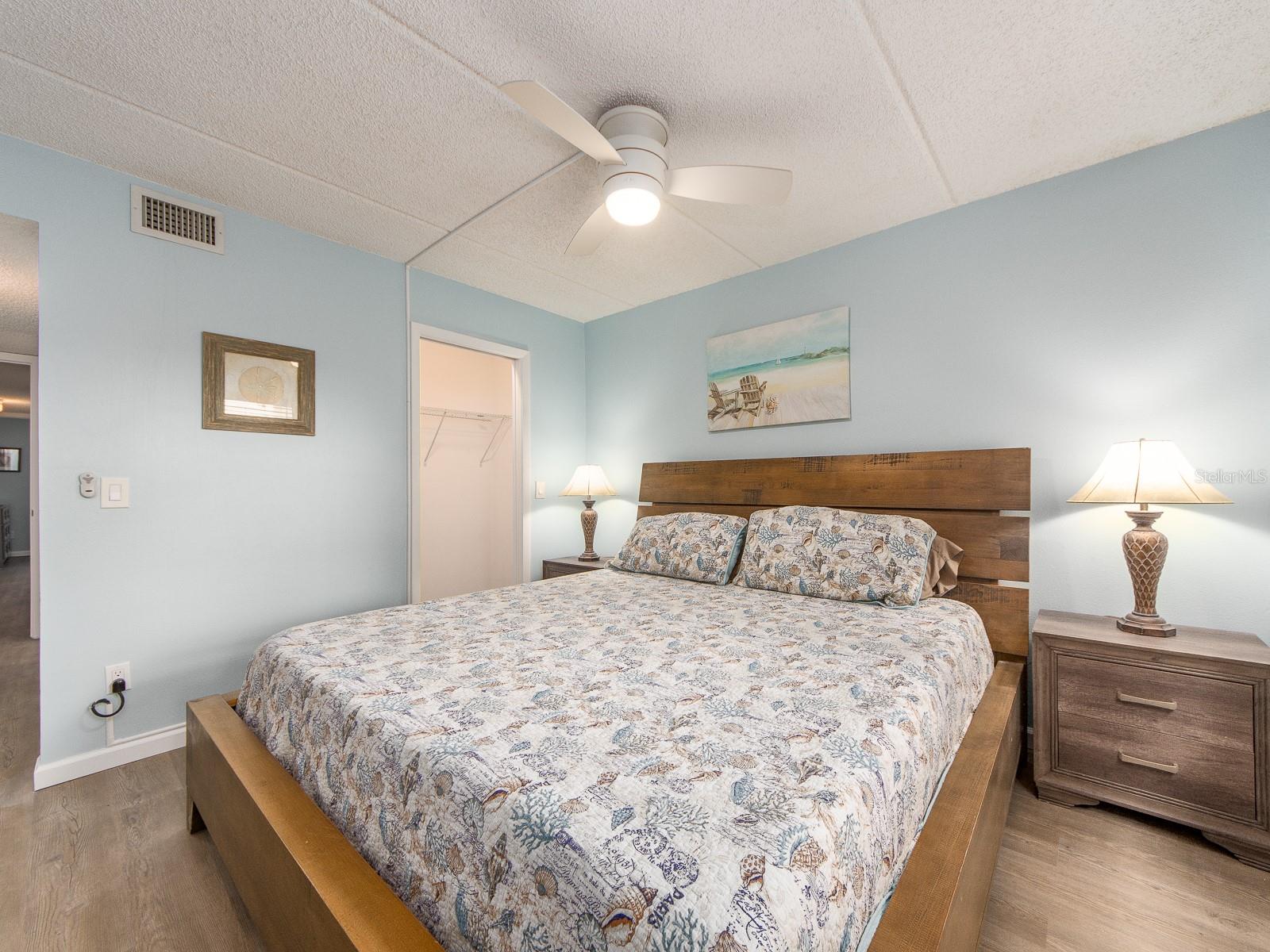 Image 13 of 32 For 105 Woodlake Wynde