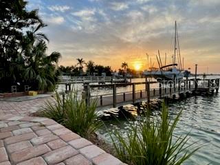 Listing photo id 9 for 712 Sunset Cove