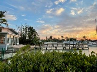 Listing photo id 15 for 712 Sunset Cove