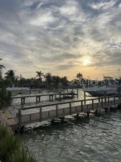 Listing photo id 25 for 712 Sunset Cove