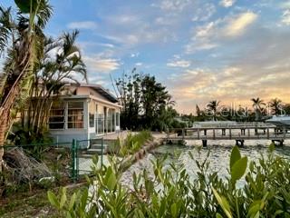 Listing photo id 34 for 712 Sunset Cove
