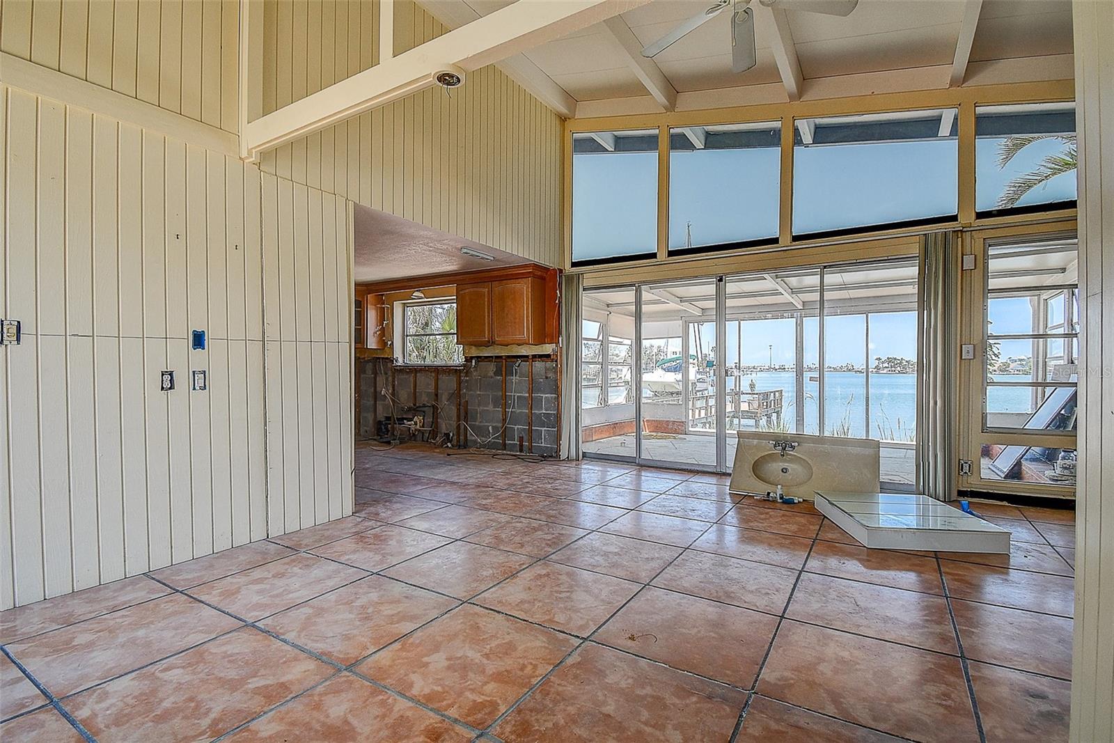 Listing photo id 35 for 712 Sunset Cove