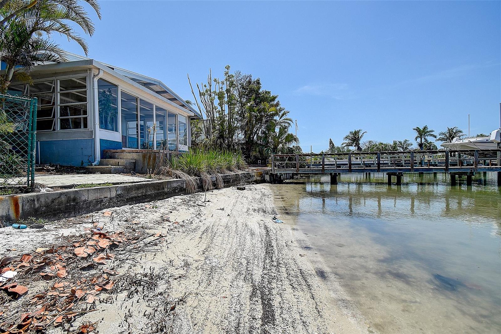 Listing photo id 2 for 712 Sunset Cove