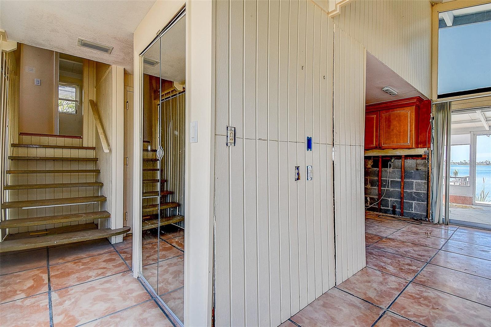 Listing photo id 48 for 712 Sunset Cove